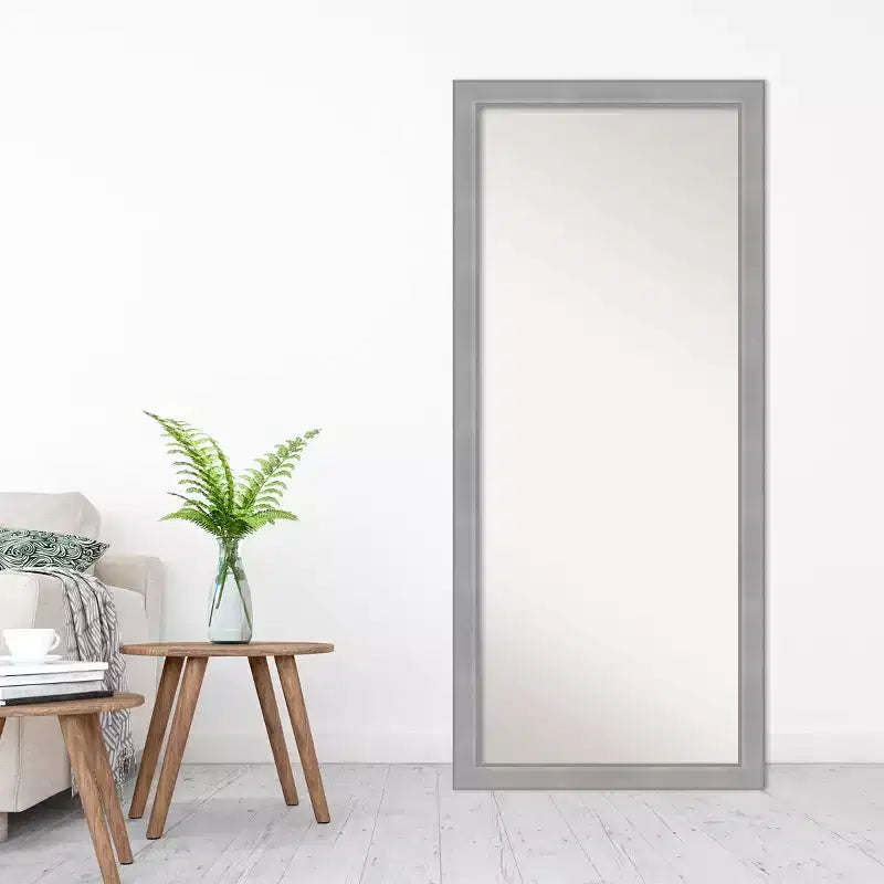 Specchio 28" x 64" da terra non smussato Vista in nickel spazzolato