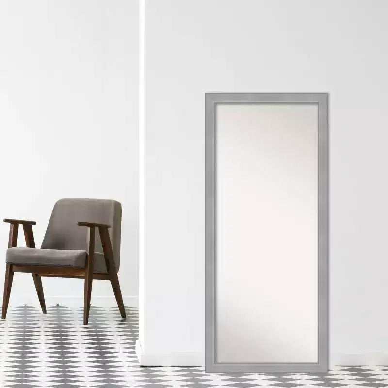 Specchio 28" x 64" da terra non smussato Vista in nickel spazzolato