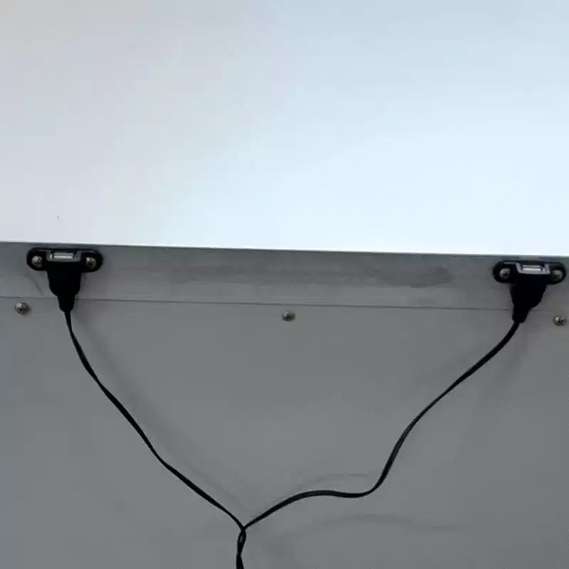 Comodino Tenaya a 2 cassetti con cassetto nascosto e porte USB, Argento
