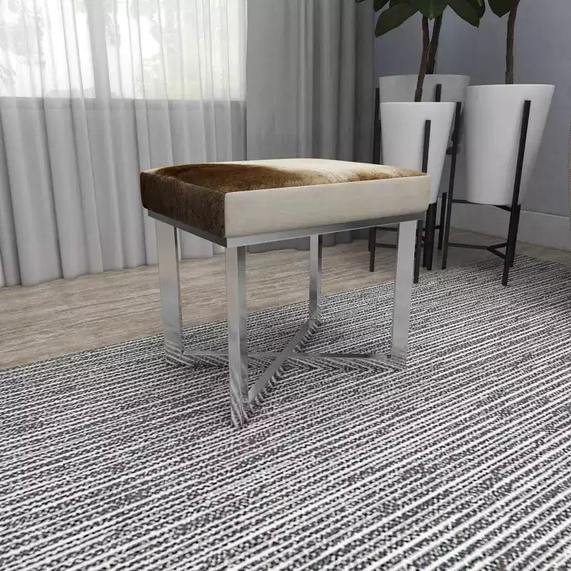 Sgabello quadrato contemporaneo in acciaio inox e pelle bovina argentato