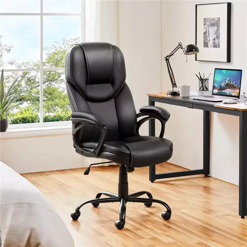 Sedia da ufficio direzionale in similpelle con schienale alto ergonomico